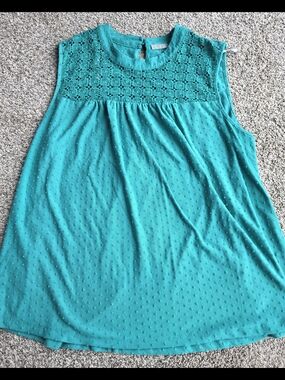 Daniel Rainn Teal Crochet Yoke Sleeveless Tank